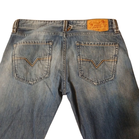 Diesel Larkee Men's Buttonfly Relaxed Fit Jeans Med Wash Mid Rise Size 31 - Picture 6 of 10